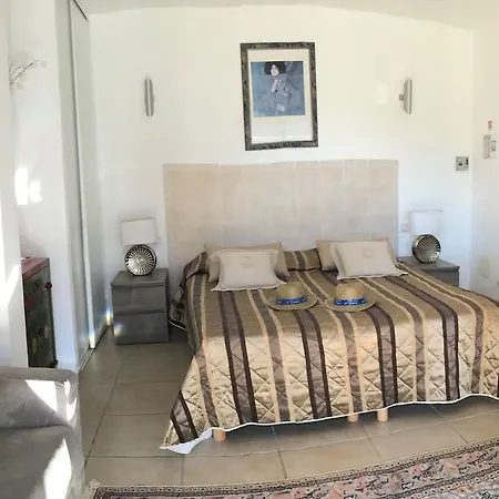 Hoteliere A Trama Bonifacio (Corsica)