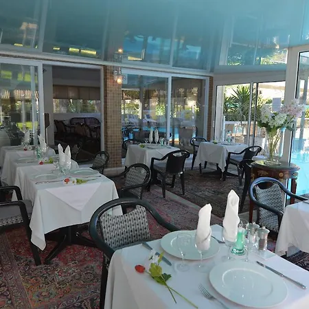 Hoteliere A Trama
