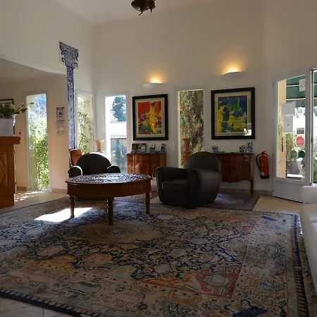 Отель Hoteliere A Trama 3*