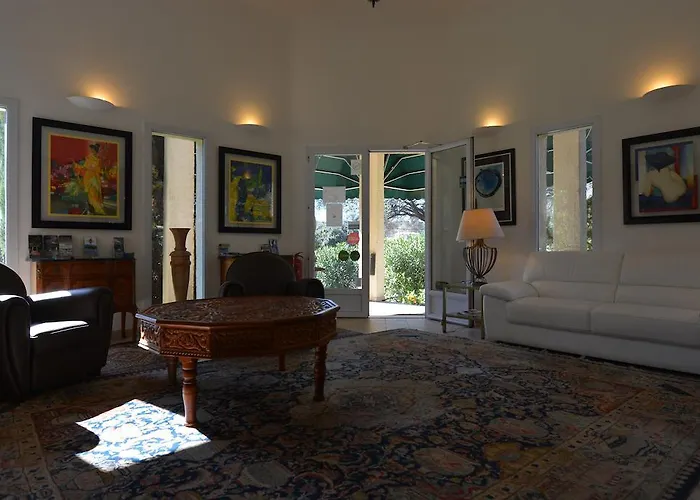 Hotel Hoteliere A Trama